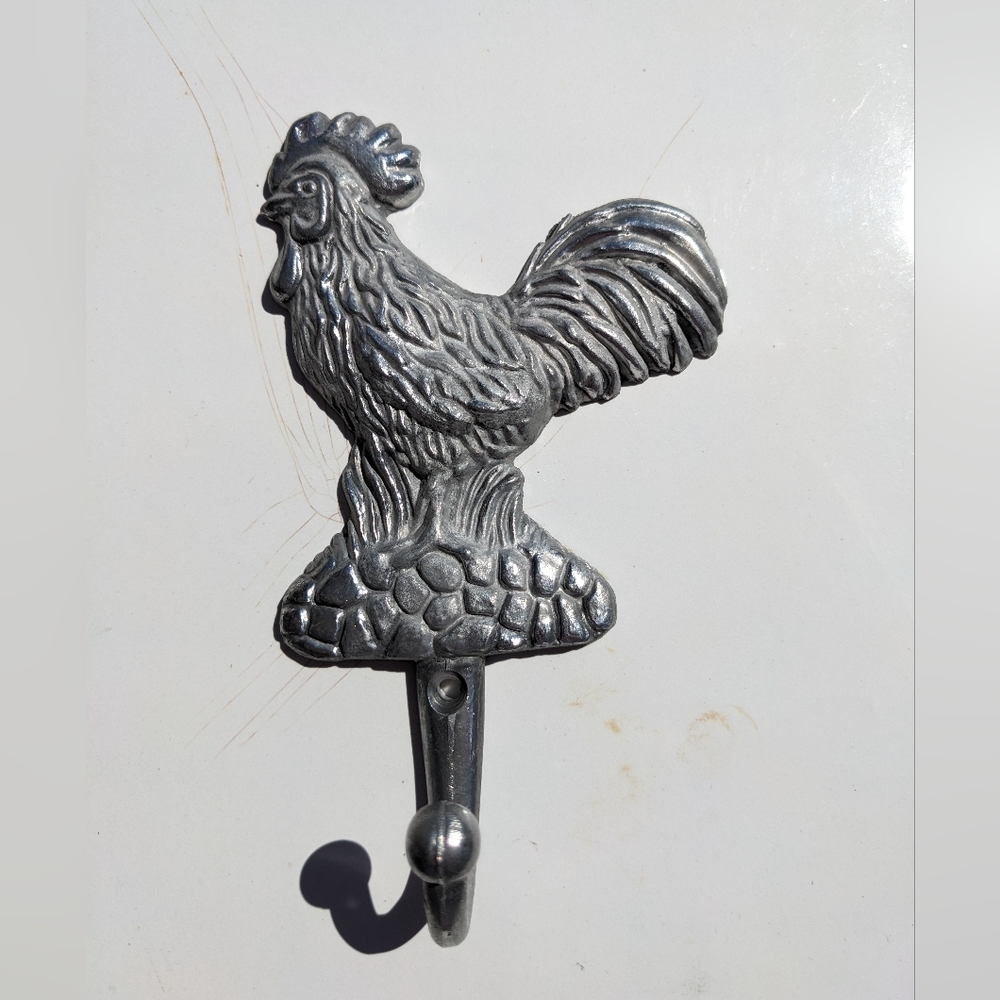 Farmhouse Rooster Wall Hook - Adorable!